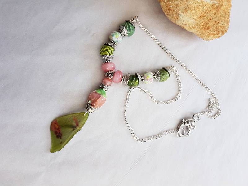 Feenflügel Kette Lampwork Rose, Perlen Damenschmuck von SweetgemsDesign