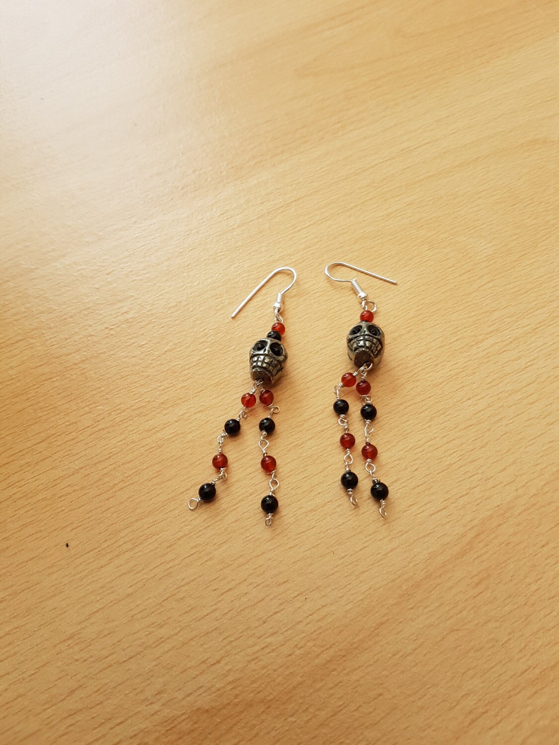 Halloween Schädel Ohrringe Pyrit, Achat Edelstein Ohrringe von SweetgemsDesign