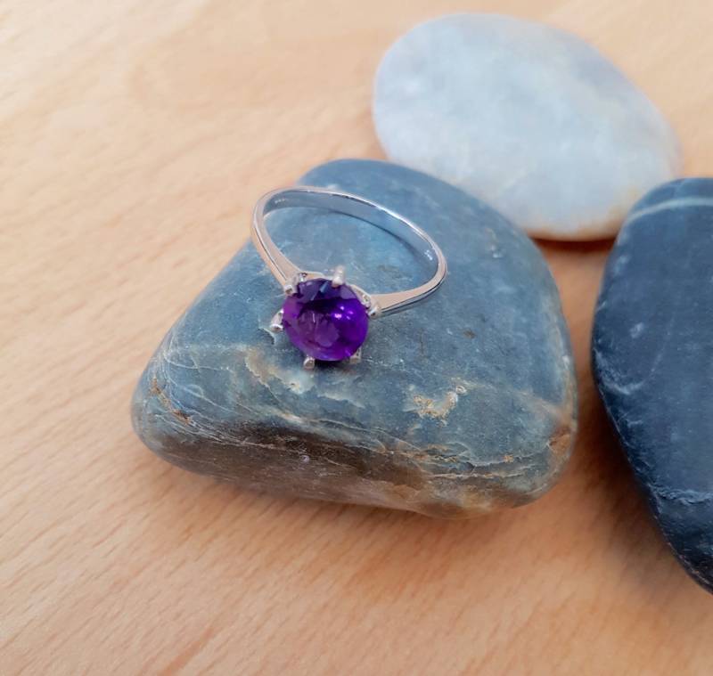 Handgefertigter Sterling Silber Amethyst Ring von SweetgemsDesign