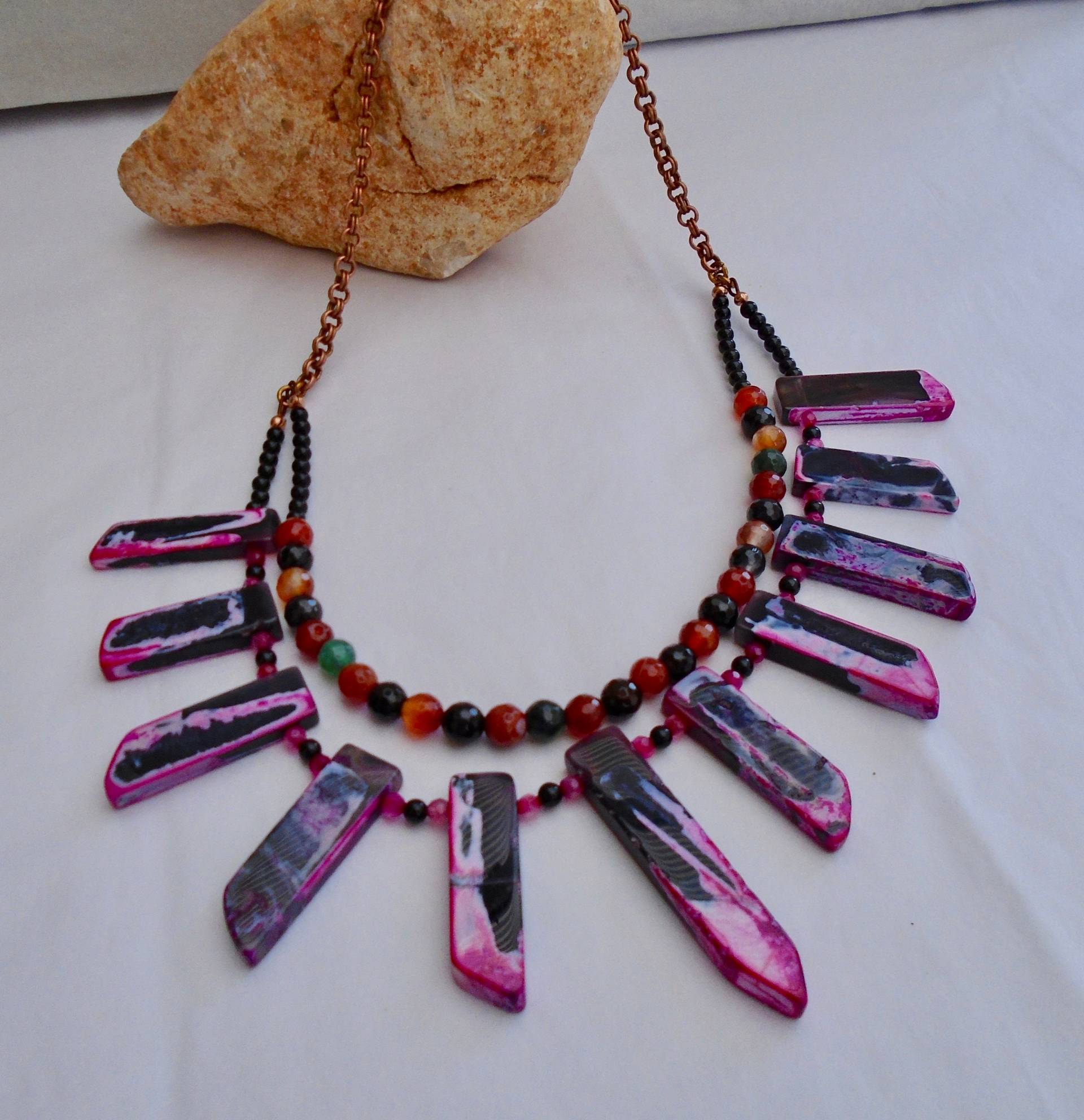 Handgemachte Achat Statement Halskette Pink & Schwarz Edelstein Schmuck von SweetgemsDesign