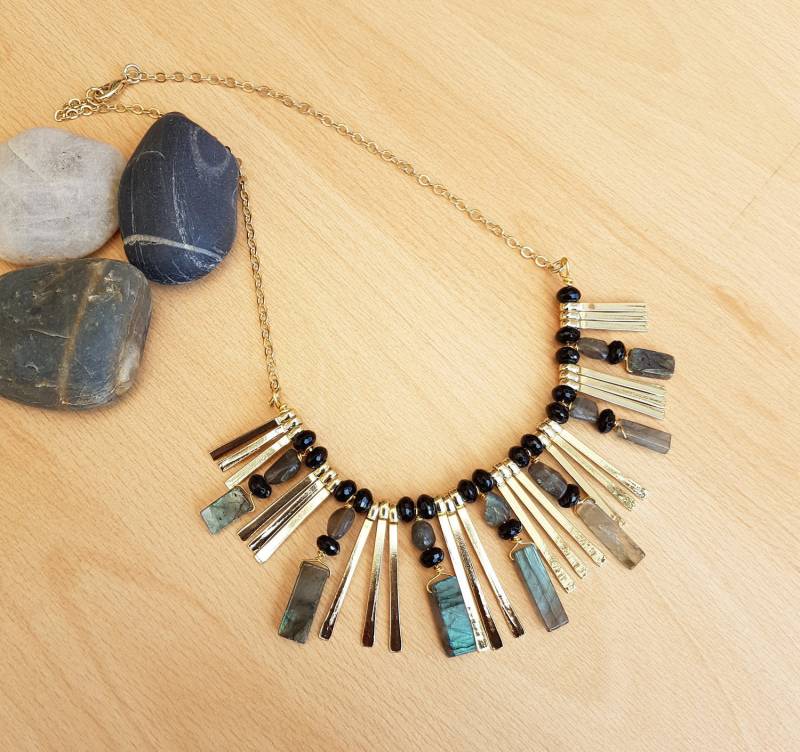 Labradorit Nugget Collier Onyx, Gold Quasten Collier von SweetgemsDesign