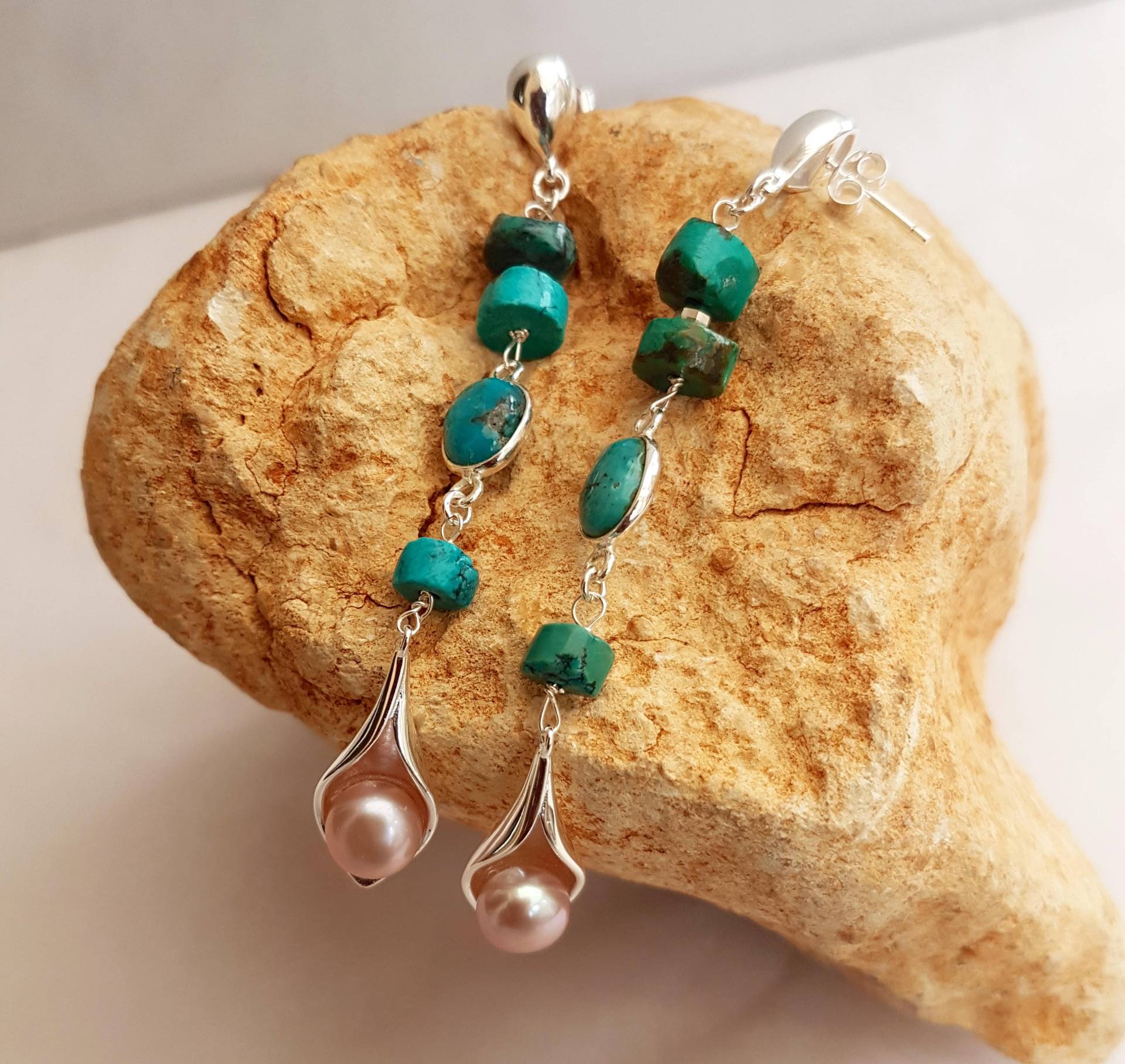 Türkis & Perle Sterling Silber Calla Lilie Ohrringe von SweetgemsDesign