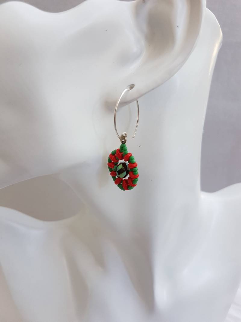 Zierliche Lampwork Glas Perlen Ohrringe Rot & Grüner Weihnachtsschmuck von SweetgemsDesign