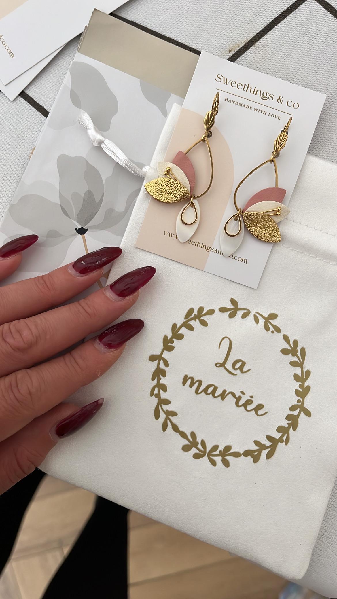 Die Braut-Hochzeitsbox | Ohrringe Aus Goldenen Perlen Und Perlmutt Personalisierter Beutel Geschenk Für Die Zukünftige Braut Elegante von Sweethingsandco