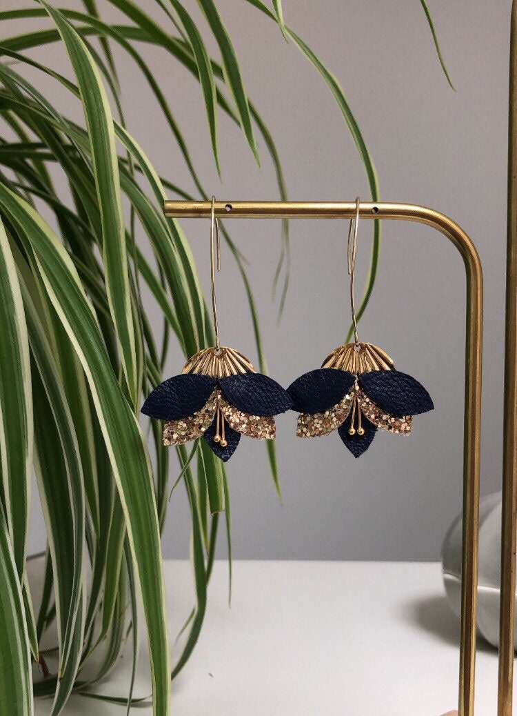 Glitzernde Lederohrringe | Marineblaues Juwel Hochzeitsohrringe Fein Vergoldeter Schmuck I Personalisierter Trendschmuck von Sweethingsandco