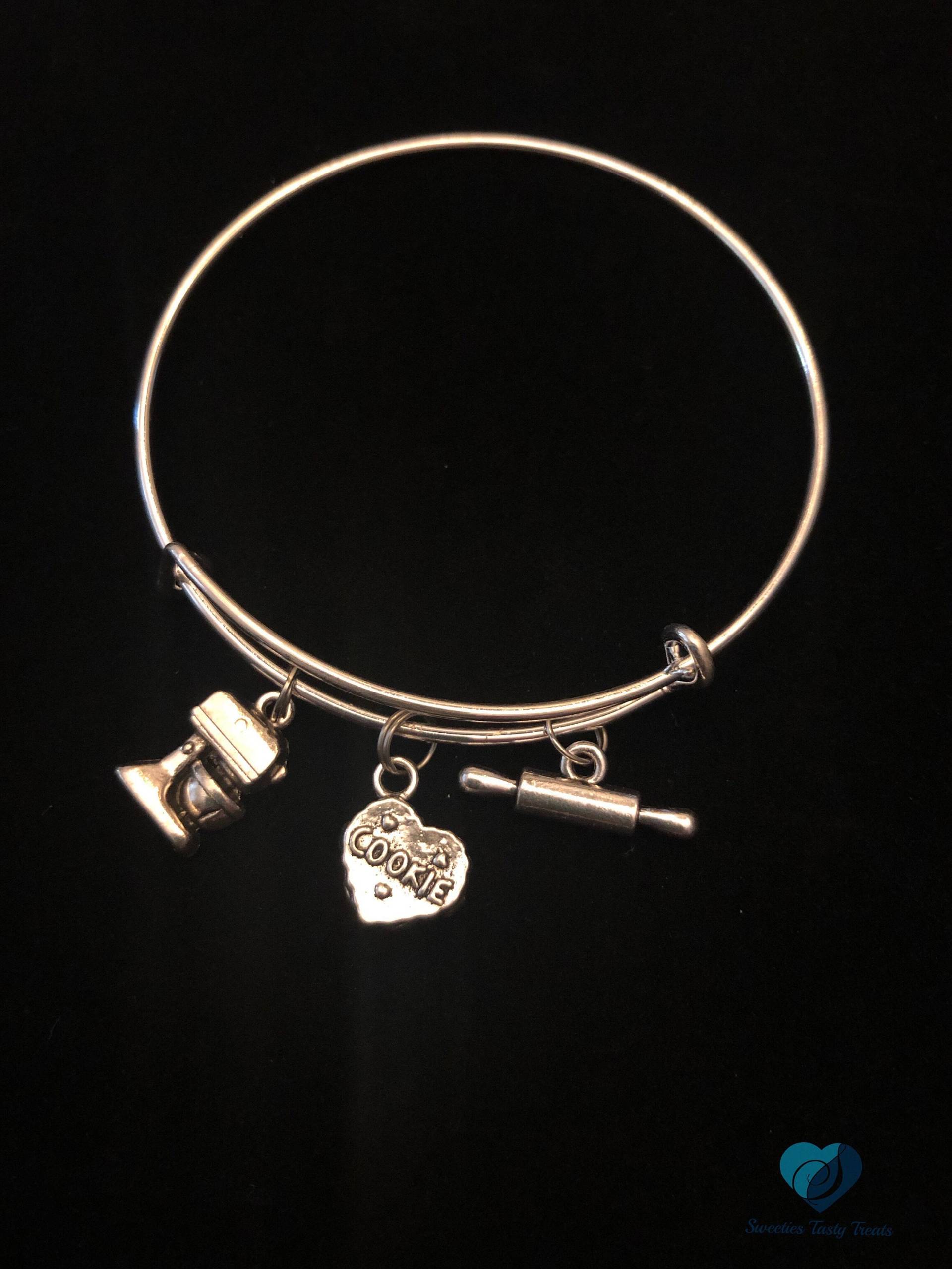 Bettelarmband - 3 Anhänger Inklusive von SweetiesTastyTreats