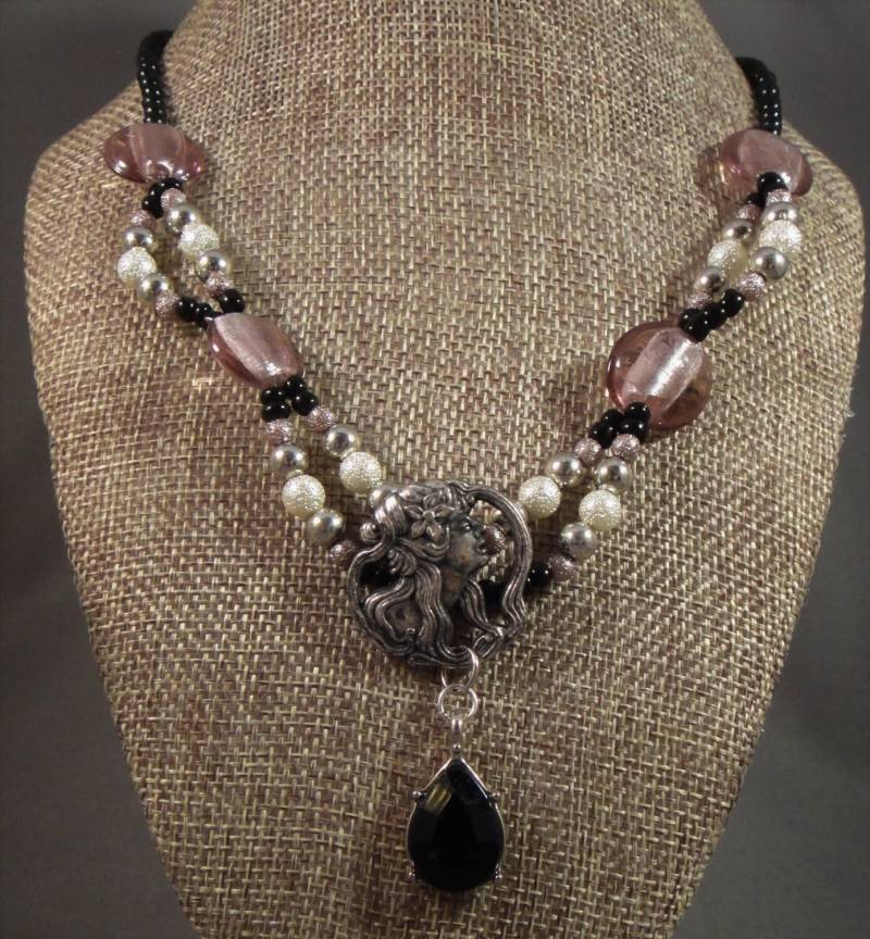 Art-Nouveau-Halskette Art-Nouveau-Halskette von SweetiesTreasures