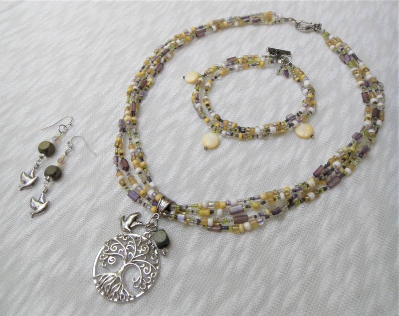 Baum Des Lebens Mit Taube Baum Des Lebens Mit Taube von SweetiesTreasures