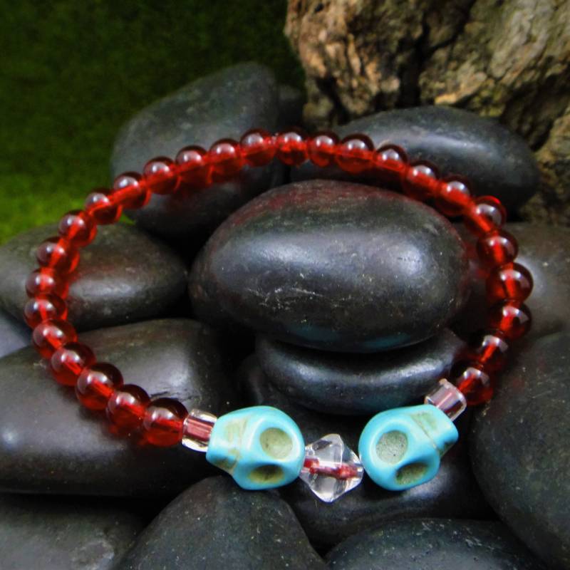 Rot Und Türkis Schädel-Armband Rot Und Türkis Schädel-Armband von SweetiesTreasures