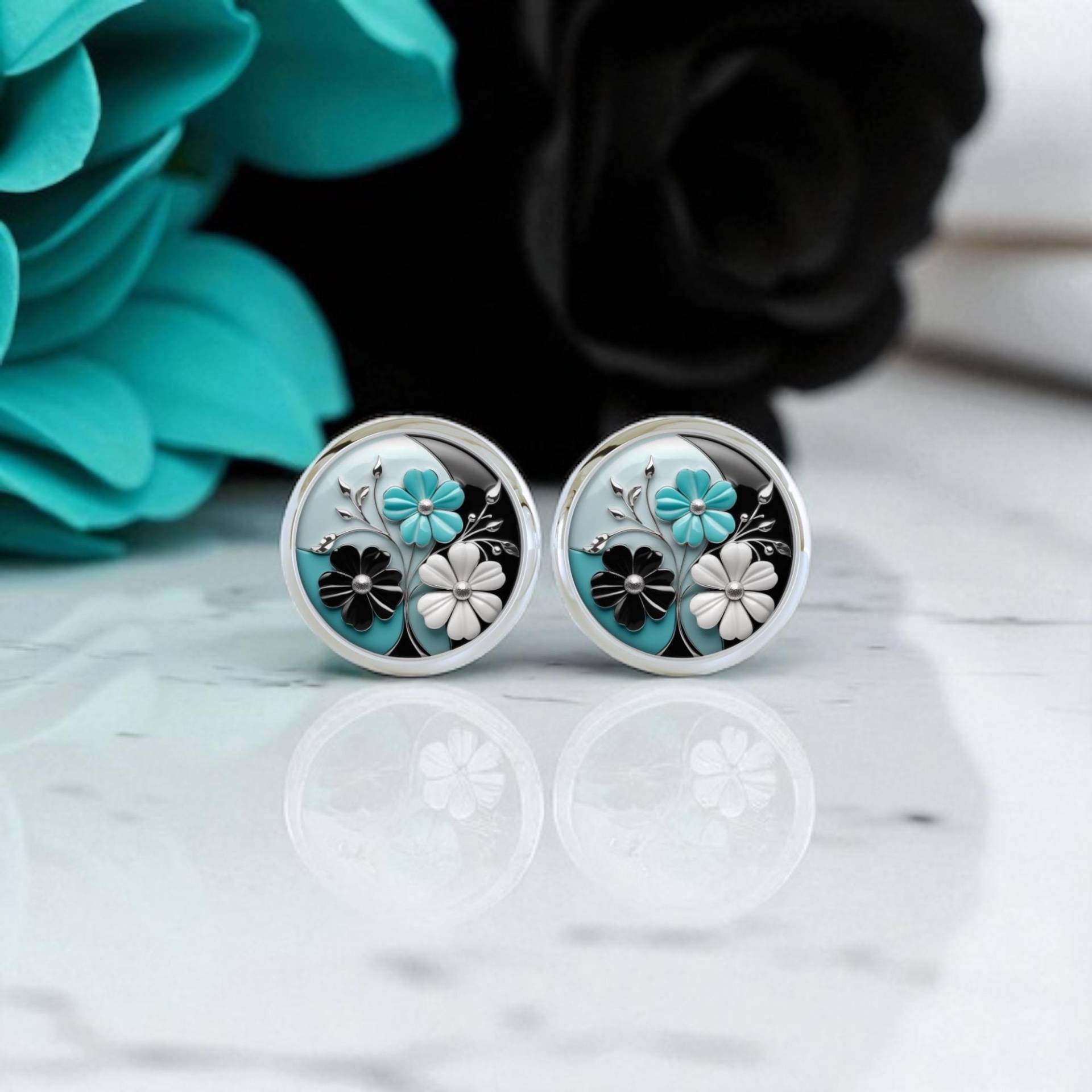 Blumen Ohrstecker Silber Türkis Schwarz Edelstahl Blumen Ohrstecker Silber Türkis Schwarz Edelstahl von Sweetlittlelove24