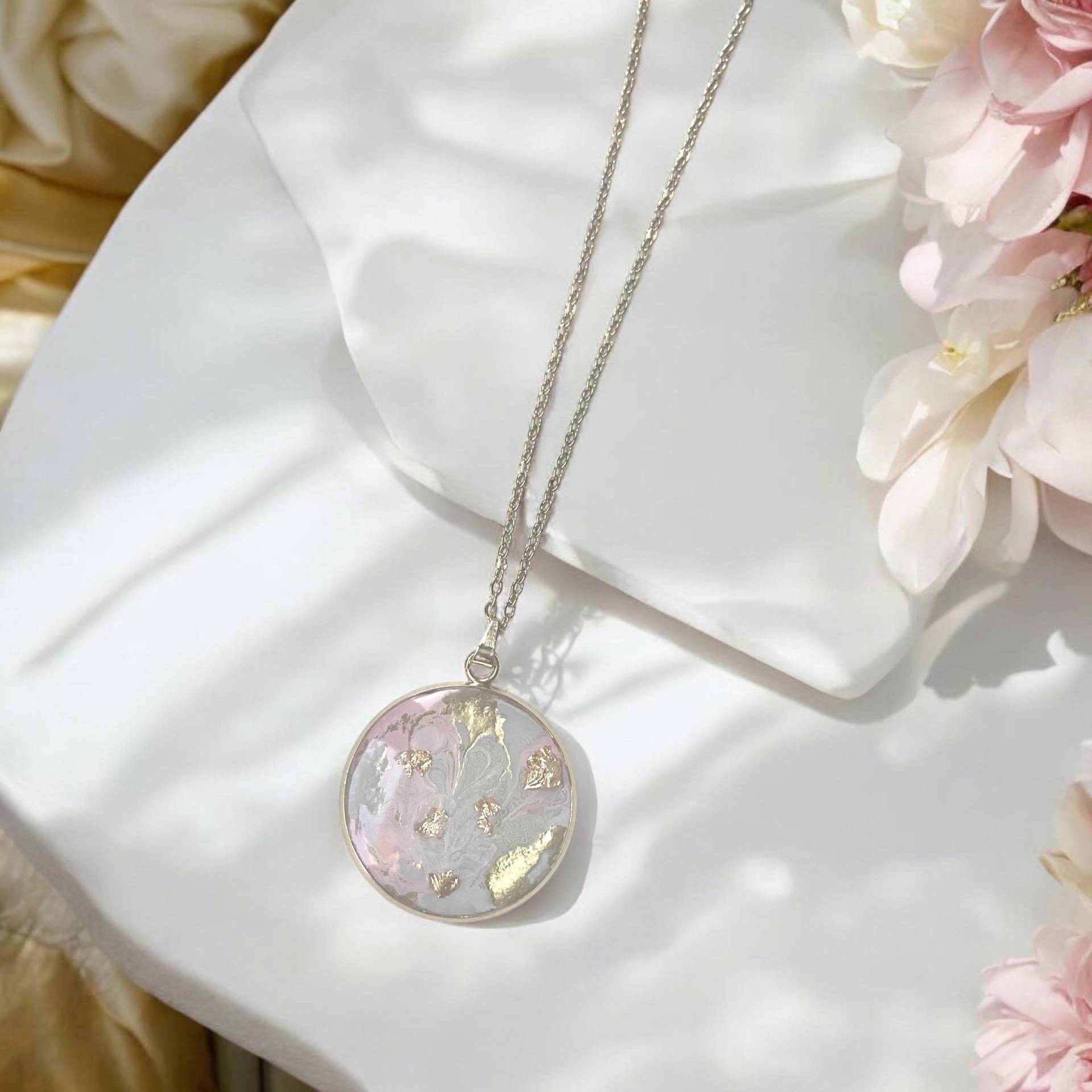 Edle Halskette Kette Mit Anhänger Marmordesign Gold Edelstahl Unikat Edle Halskette Kette Mit Anhänger Marmordesign Gold Edelstahl Unikat von Sweetlittlelove24