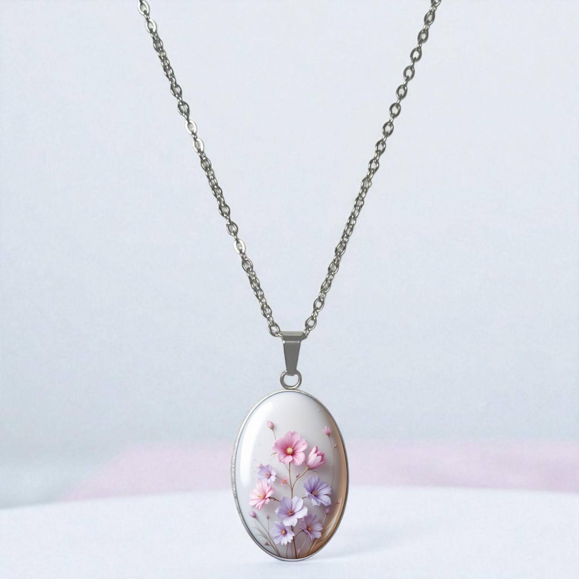 Halskette Silber Mit Blumen Anhänger Oval Rosa Flieder Weiß Halskette Silber Mit Blumen Anhänger Oval Rosa Flieder Weiß von Sweetlittlelove24