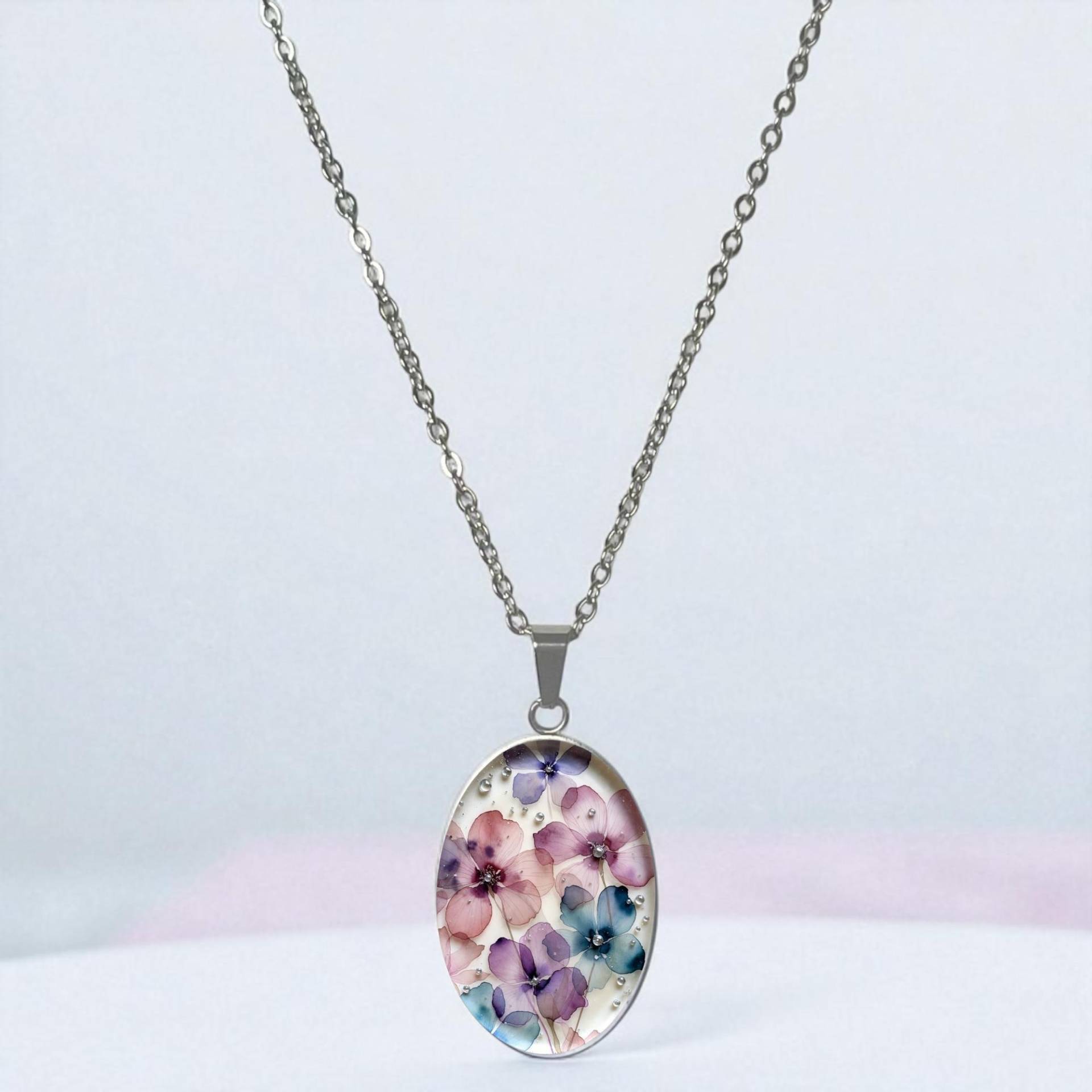 Kette Silber Mit Ovalem Anhänger Blumen Lila Blau von Sweetlittlelove24