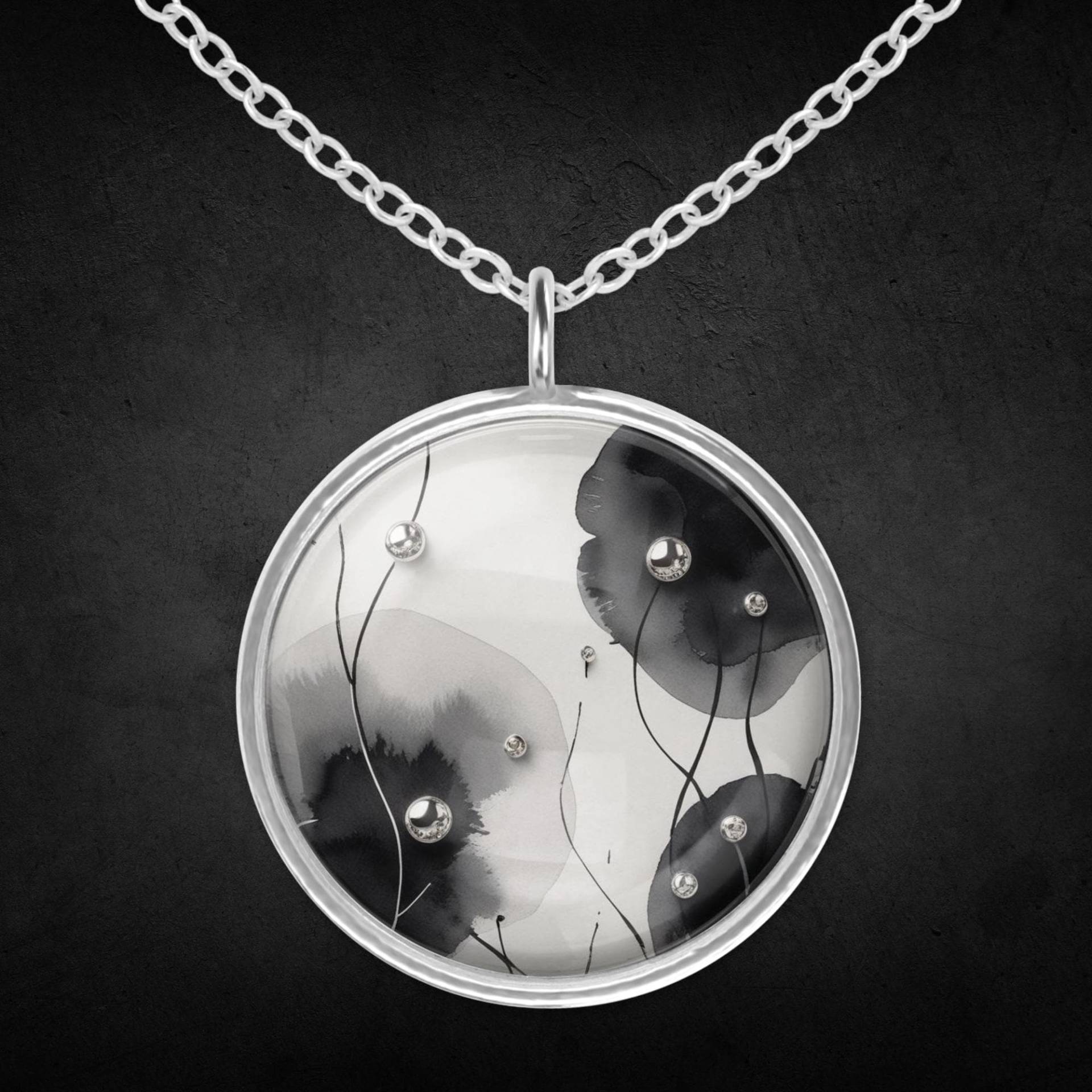 Silberne Kette Mit Anhänger Aquarell Design Schwarz Weiß von Sweetlittlelove24