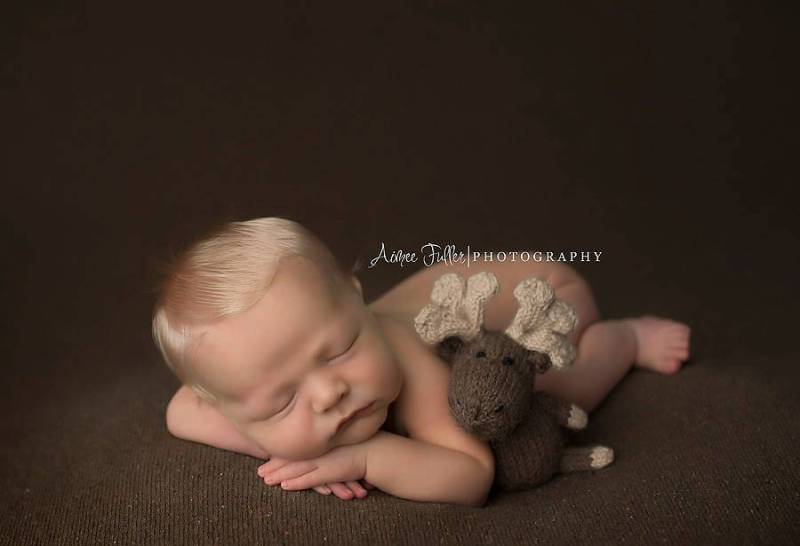 Elch Neugeborenen Fotografie Prop, Die Kleinste Hand Stricken Mütze Und Stoff, Auf Bestellung, Neugeborene Größe von Sweetpeahatsandmore