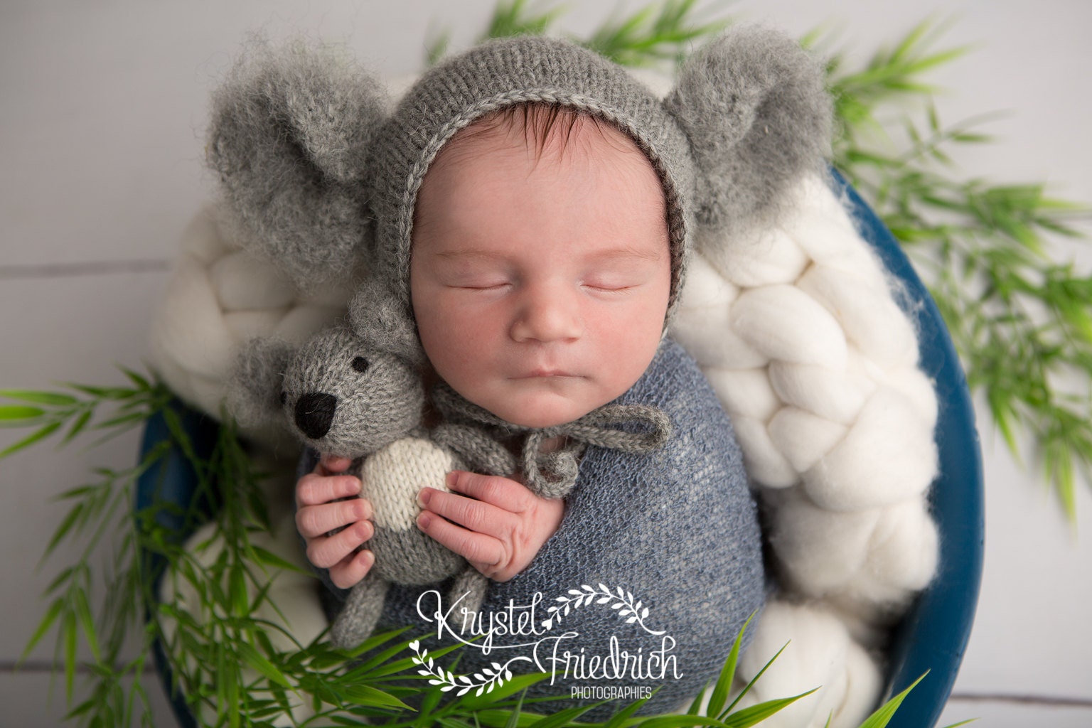Neugeborenen Fotografie Requisite, Koala Hand Stricken Mütze Und Stoff, Auf Bestellung, Neugeborene Größe von Sweetpeahatsandmore