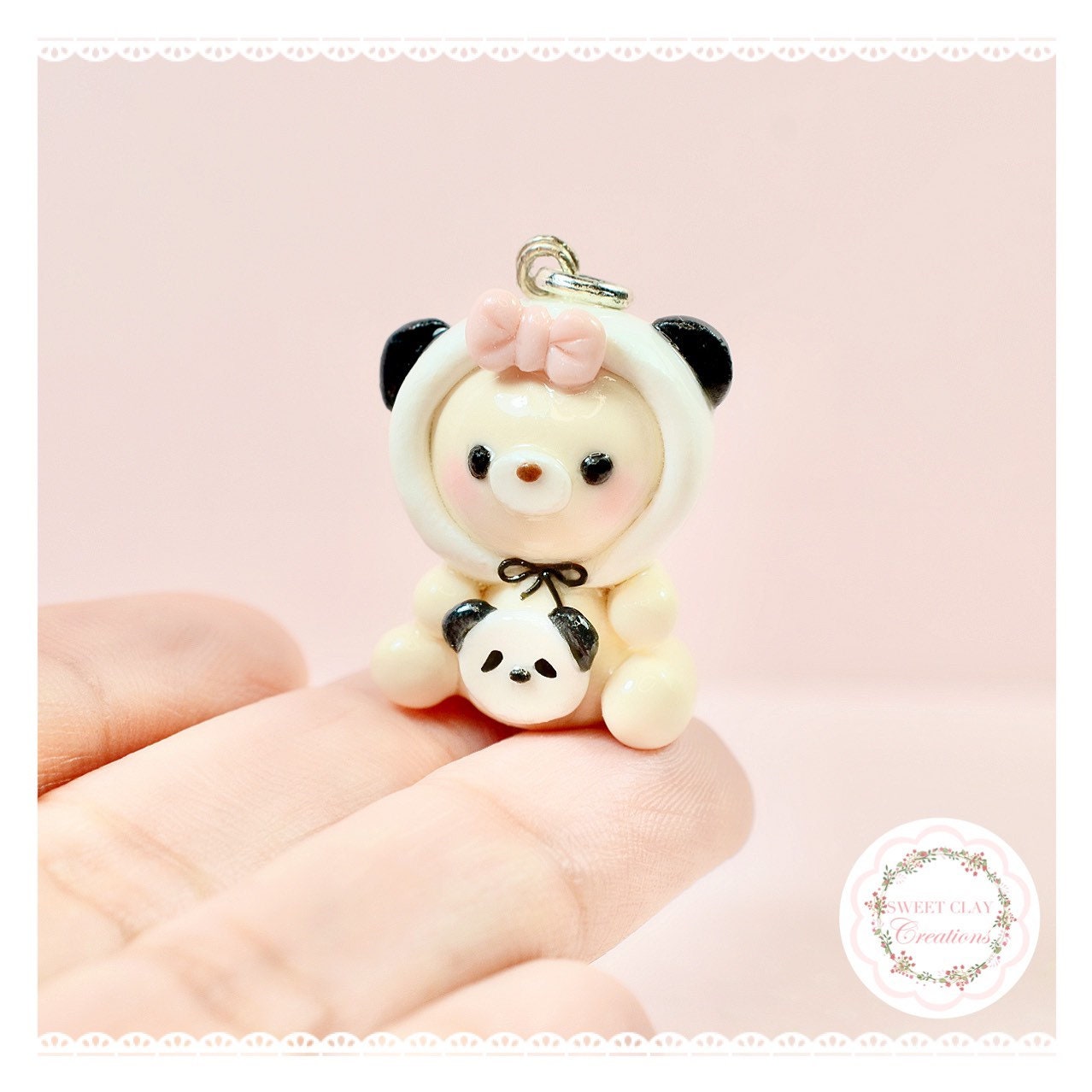 Panda Bär Kawaii Charm Anhänger Halskette Polymer Clay Handgemacht Schmuck Geschenk Mädchen Idee von SweetsClayCreations