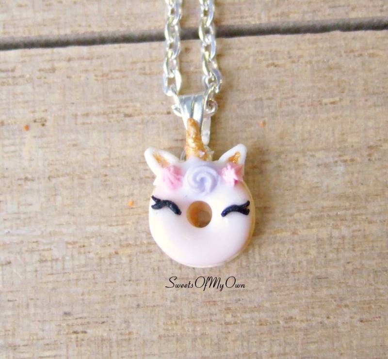 Lächelnder Einhorn Donut Anhänger | Klein - Halskette/Charm Zubehör Süßer Essen Halskette Handgemacht in Großbritannien Mit Polymer Clay Lächelnder Einhorn Donut Anhänger | Klein - Halskette/Charm Zubehör Süßer Essen Halskette Handgemacht in Großbritannien Mit Polymer Clay von SweetsOfMyOwn