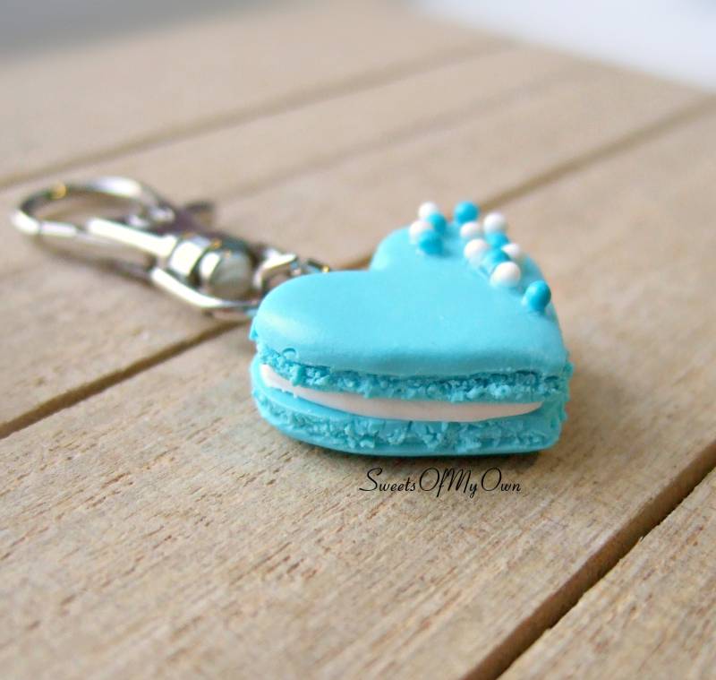 Macaron Anhänger Mit Blauem Herz - Halskette/Charm/Schlüsselanhänger Farbige Ball Sprenkel Valentines Polymer Clay Macaron Anhänger Mit Blauem Herz - Halskette/Charm/Schlüsselanhänger Farbige Ball Sprenkel Valentines Polymer Clay von SweetsOfMyOwn