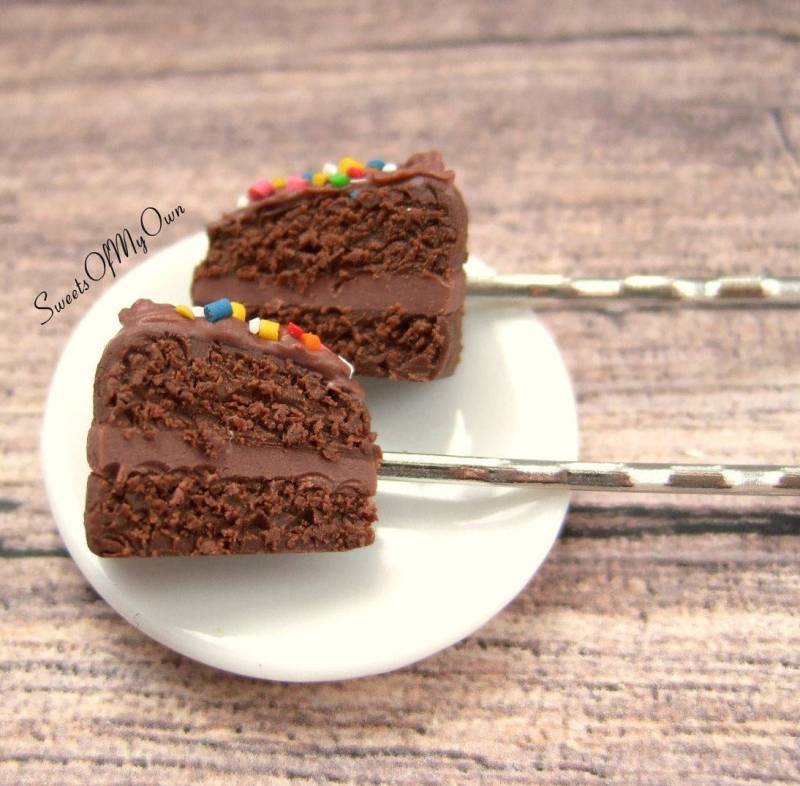 Schokoladen Kuchen Mit Streuseln Haarspange - Food Charm Accessoire Handgefertigt Polymer Clay Mto Schokoladen Kuchen Mit Streuseln Haarspange - Food Charm Accessoire Handgefertigt Polymer Clay Mto von SweetsOfMyOwn