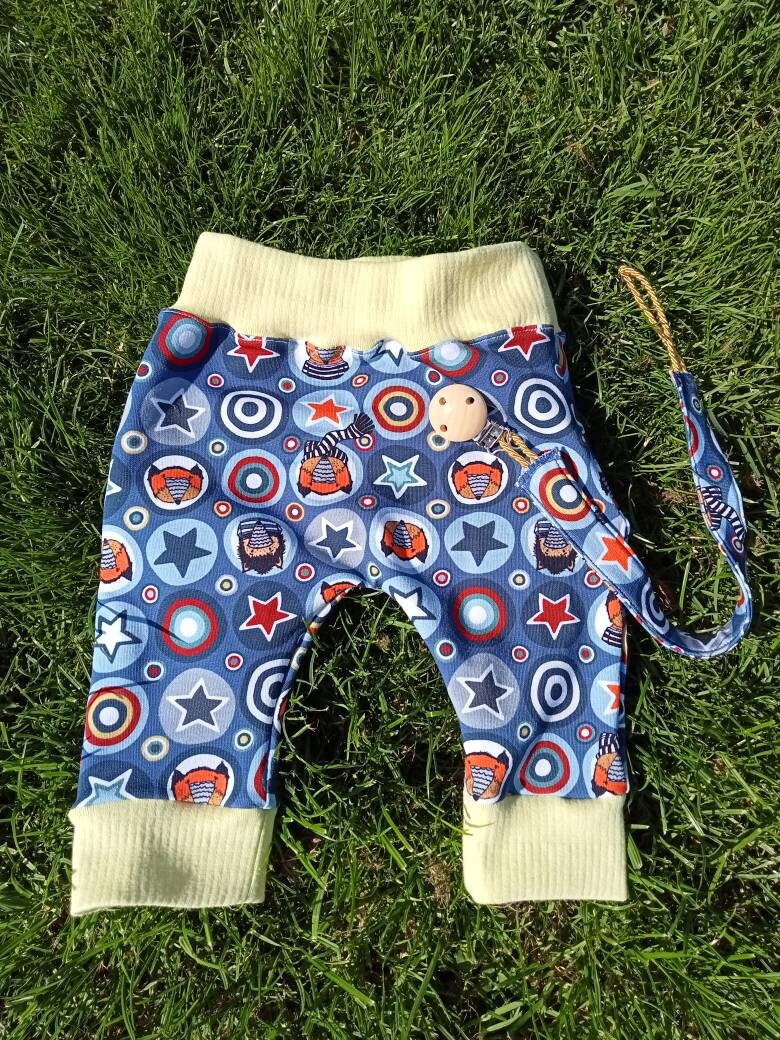 Pumphose Baby Gr.56 Mit Schnullerband Pumphose Baby Gr.56 Mit Schnullerband von SweetysAtelier