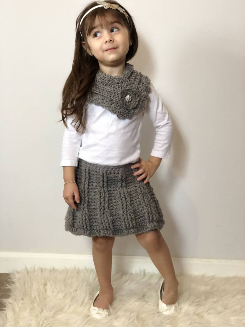 Set Aus Gehäkeltem Rock Und Schal Für Mädchen von SweetysDesignShop