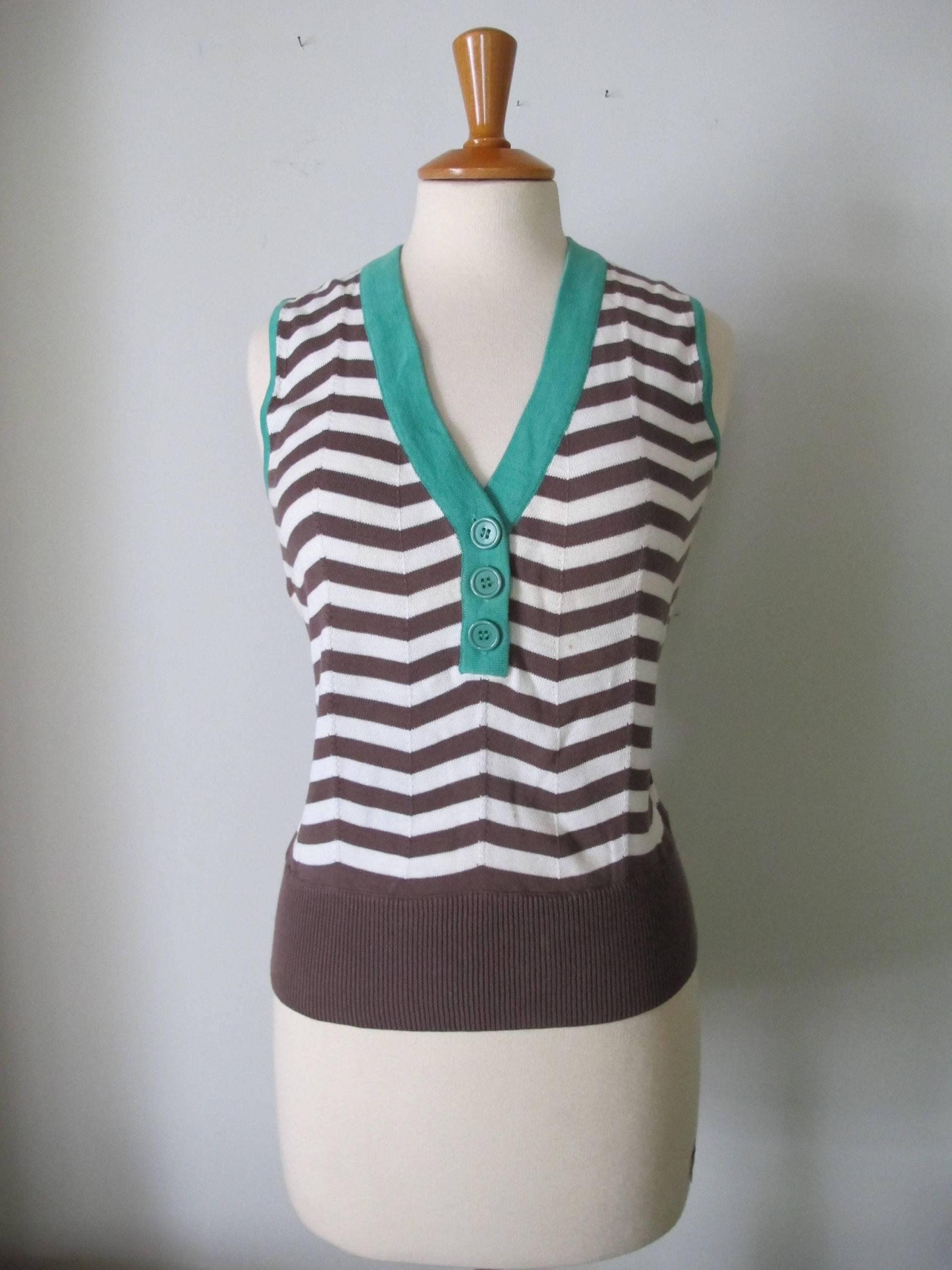 Vintage Braun Weiß Grün Gestreifte Chevron Pullover Weste Größe Klein von SwellDameBoutique