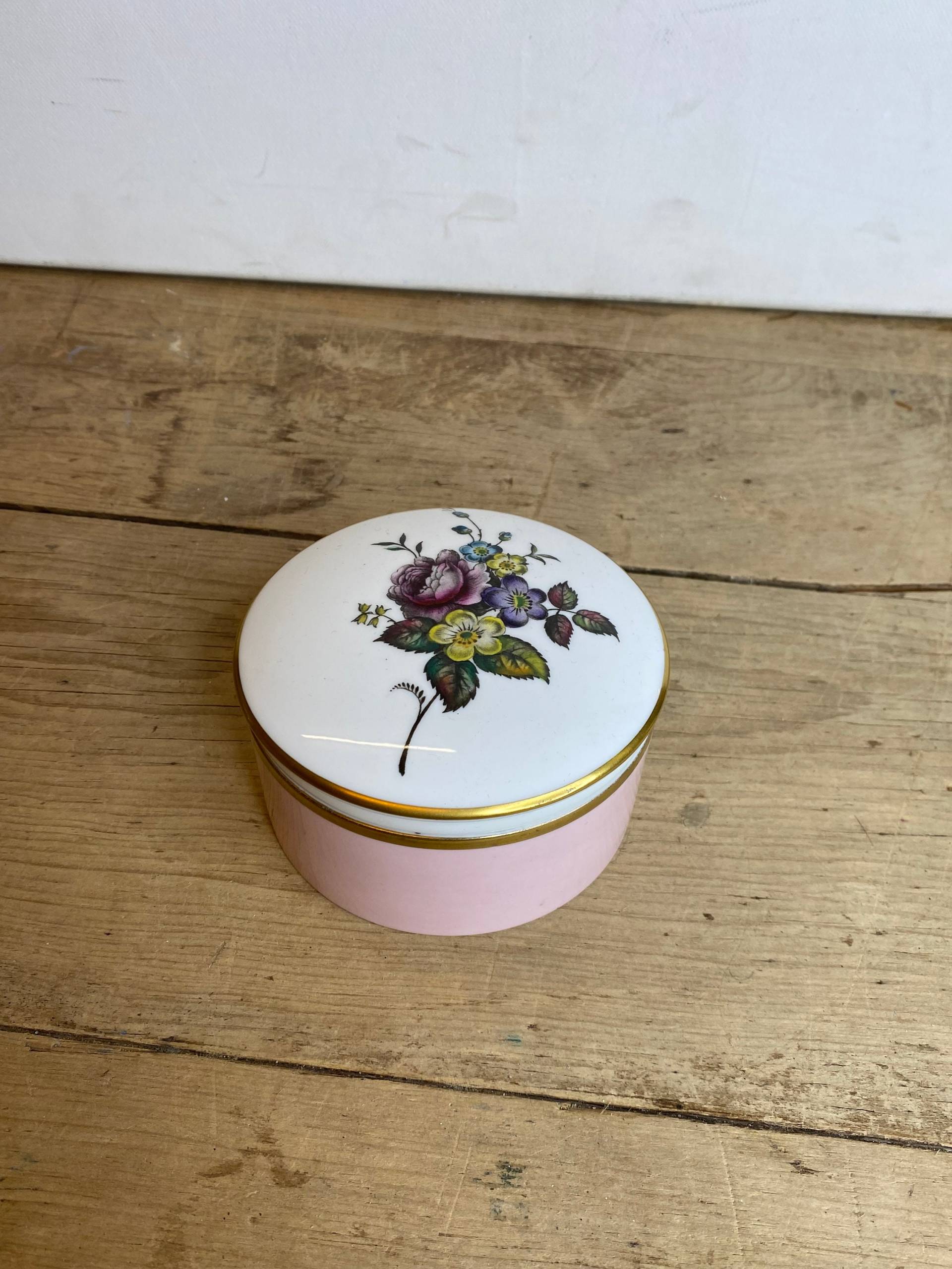 Vintage Royal Worcester Pink Mit Floralem Design Rund Trinket Topf Guter Zustand von SwiftMillVintage