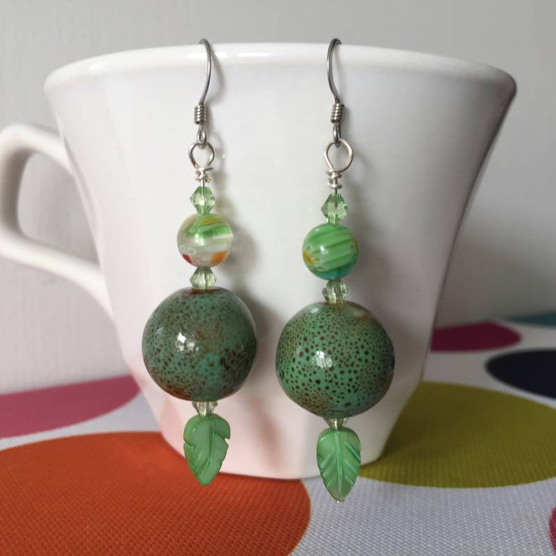 Grüne Keramik & Glas Perlen Ohrringe, Moos Grün Boho Tropfen Ohrring, Spaß Kreative Ungewöhnliche Olivgrüne Bohem Grüne Keramik & Glas Perlen Ohrringe, Moos Grün Boho Tropfen Ohrring, Spaß Kreative Ungewöhnliche Olivgrüne Bohem von SwingBling