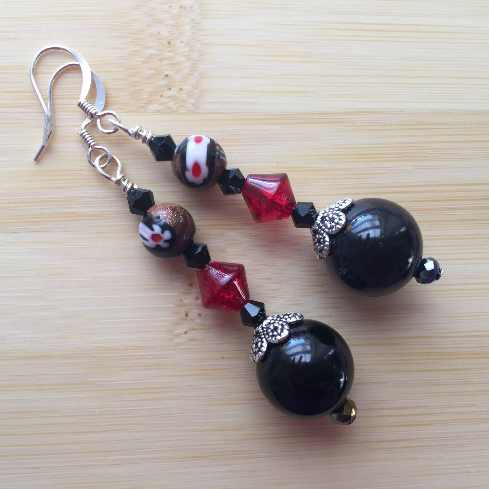 Schwarz & Rot Lange Perlen Ohrringe, Funky Bunten Ohrring, Schwarze Boho Baumeln, Einzigartige Ungewöhnliche Bohem-stil Schwarz & Rot Lange Perlen Ohrringe, Funky Bunten Ohrring, Schwarze Boho Baumeln, Einzigartige Ungewöhnliche Bohem-stil von SwingBling