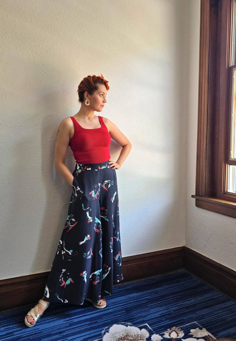 30Er Jahre Stil Weite Palazzo Hose in Marine Blau Neuheit Viskose, Gr. 38 30Er Jahre Stil Weite Palazzo Hose in Marine Blau Neuheit Viskose, Gr. 38 von SwingbirdFashions