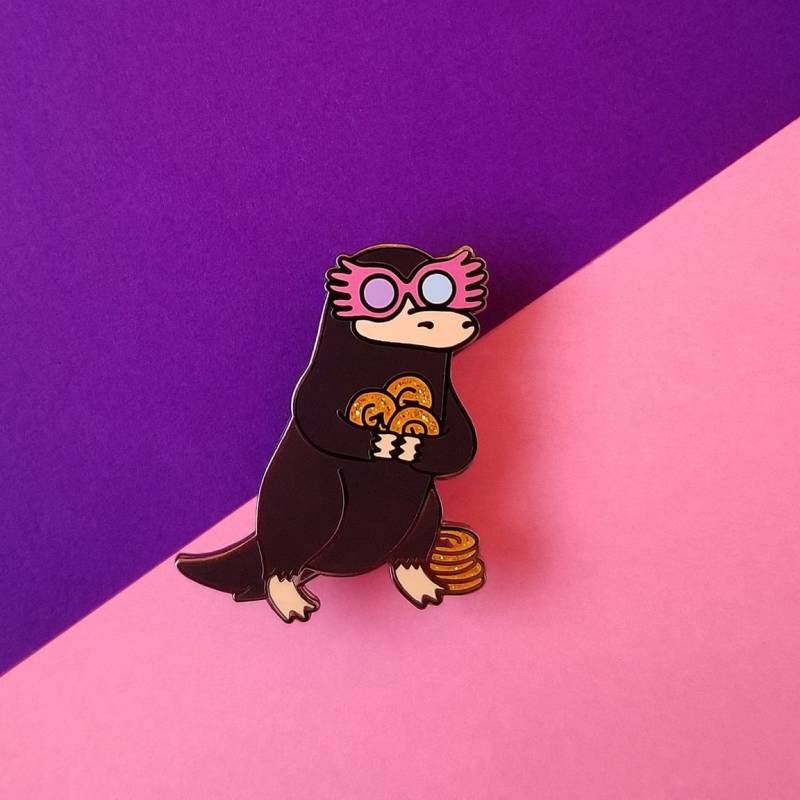 Magic Specs Magical Creature Emaille Pin Magic Specs Magical Creature Emaille Pin von SwishAndFlickCompany