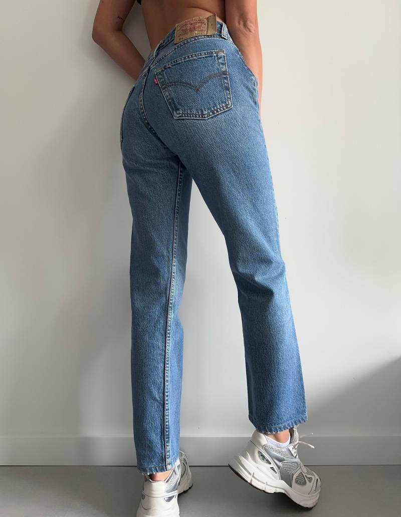 W29 Vintage Levi's 501 Blue Denim 90Er Jeans - Made in Spain W29 Vintage Levi's 501 Blue Denim 90Er Jeans - Made in Spain von SwitchVintageNL