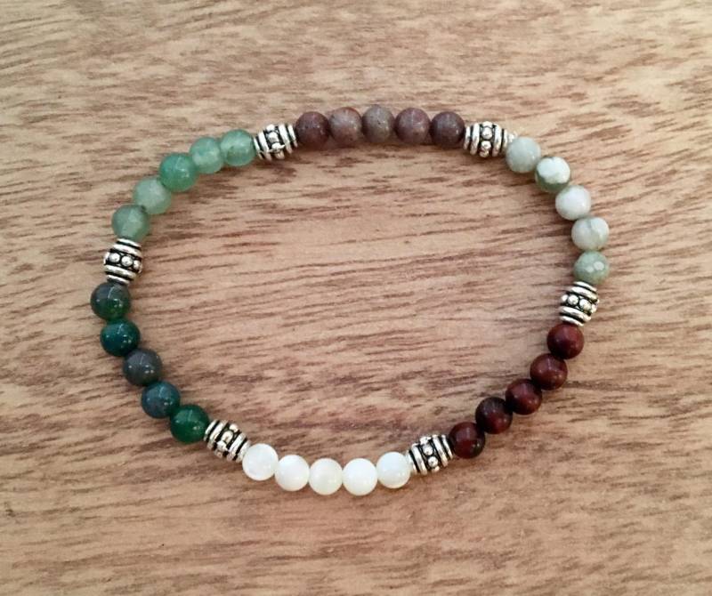 Schöne Mehrfarbige Perlen Armband von SwivelBySarah