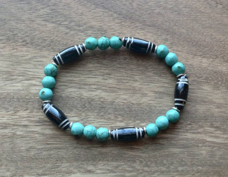 Türkis Und Schwarz Perlen Armband von SwivelBySarah