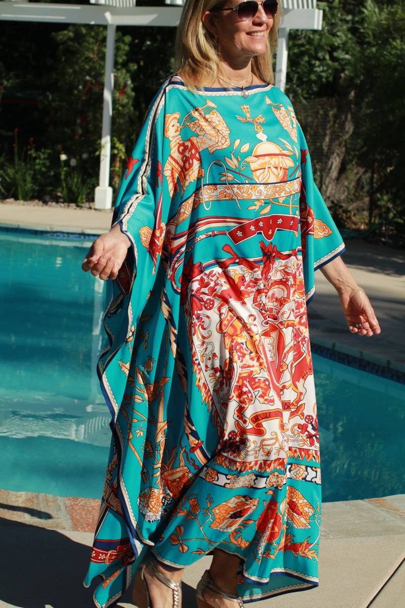 Turquosie Designer Print Kaftan Damen Langes Seidenkleid Vertuschen Strandkleid-Resort-Wear von SybilsCasualElegance