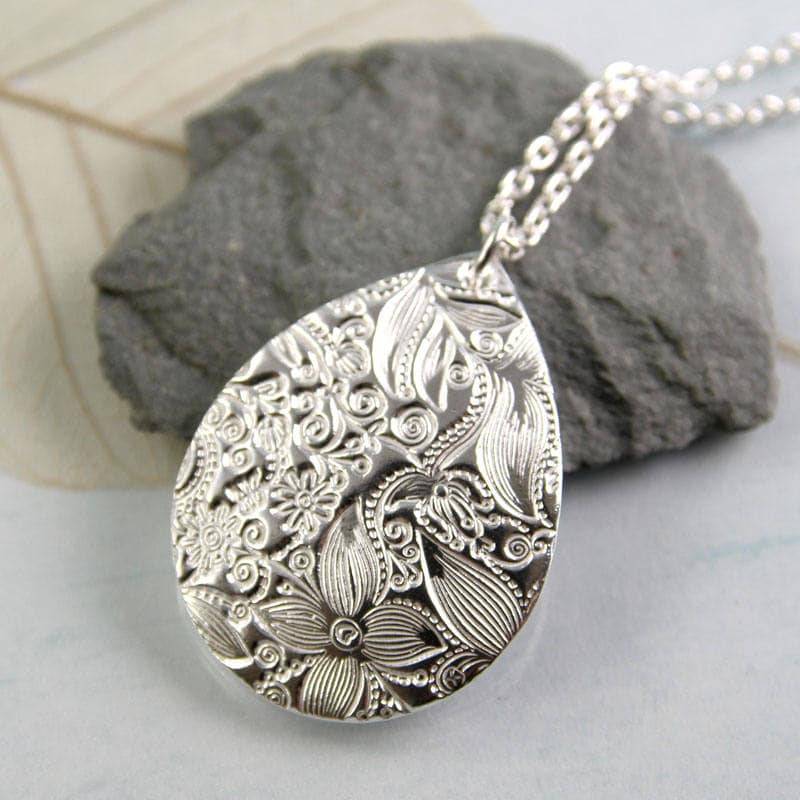 Folklore Silber Halskette Mit Märchen Muster - Blumen Anhänger Geschenk Für Sie Folklore Silber Halskette Mit Märchen Muster - Blumen Anhänger Geschenk Für Sie von SycamoonJewellery