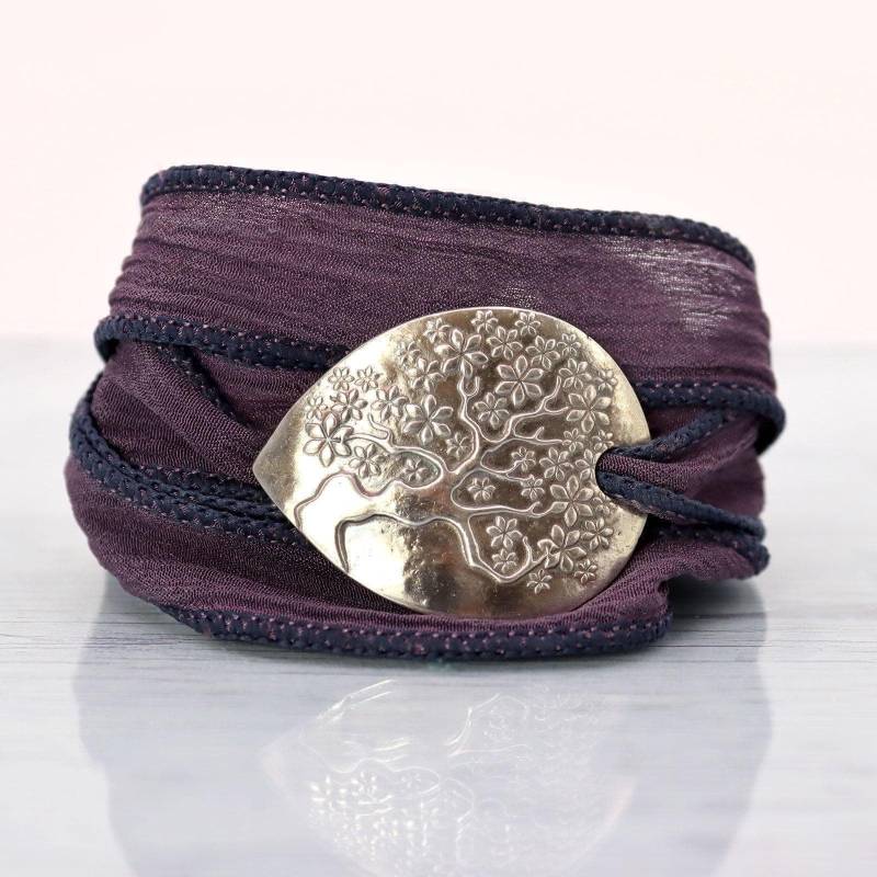 Handgemachtes Silbernes Lebensbaum-Armband Handgemachtes Silbernes Lebensbaum-Armband von SycamoonJewellery
