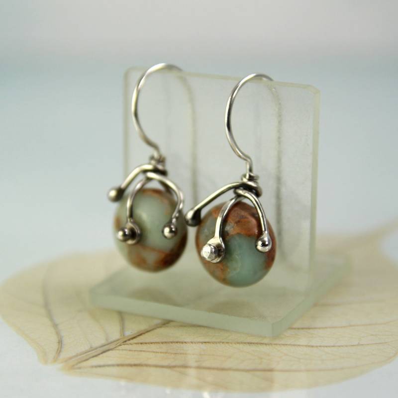 Silber Und Jaspis Ohrringe Aqua Terra Mit Sterling Ohrhaken Genietet Silber Und Jaspis Ohrringe Aqua Terra Mit Sterling Ohrhaken Genietet von SycamoonJewellery