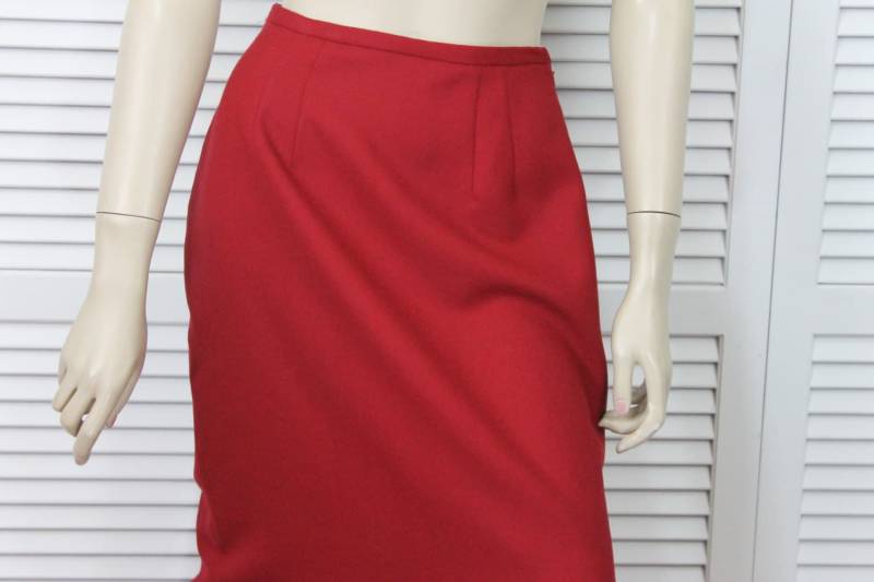 Vintage Rock Lang/Maxi Rot Reine Wolle Gr. 6 von SydneysVintage