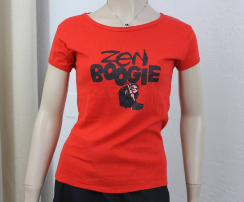 Vintage Zen Boogie T Shirt 1970Er Jahre Größe S-Medium Rot Selten von SydneysVintage