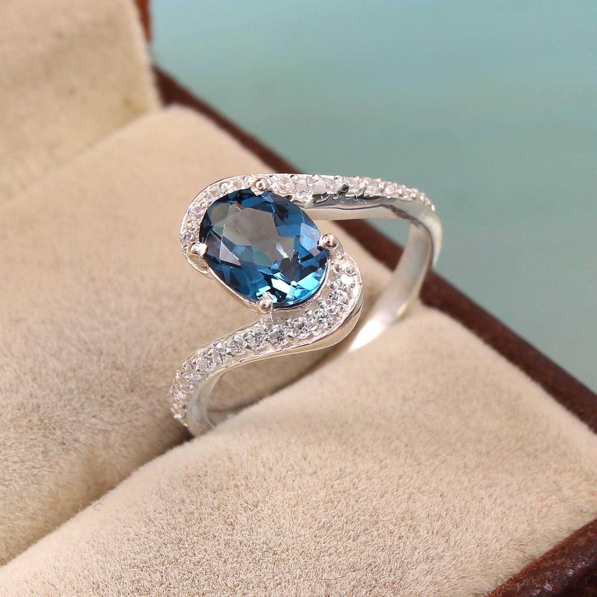 London Blautopas Ring, Solitär Blue Topaz Verlobungsring, 925 Sterling Silber, Ehering, Alltagsring, Verlobungsring von SykGems