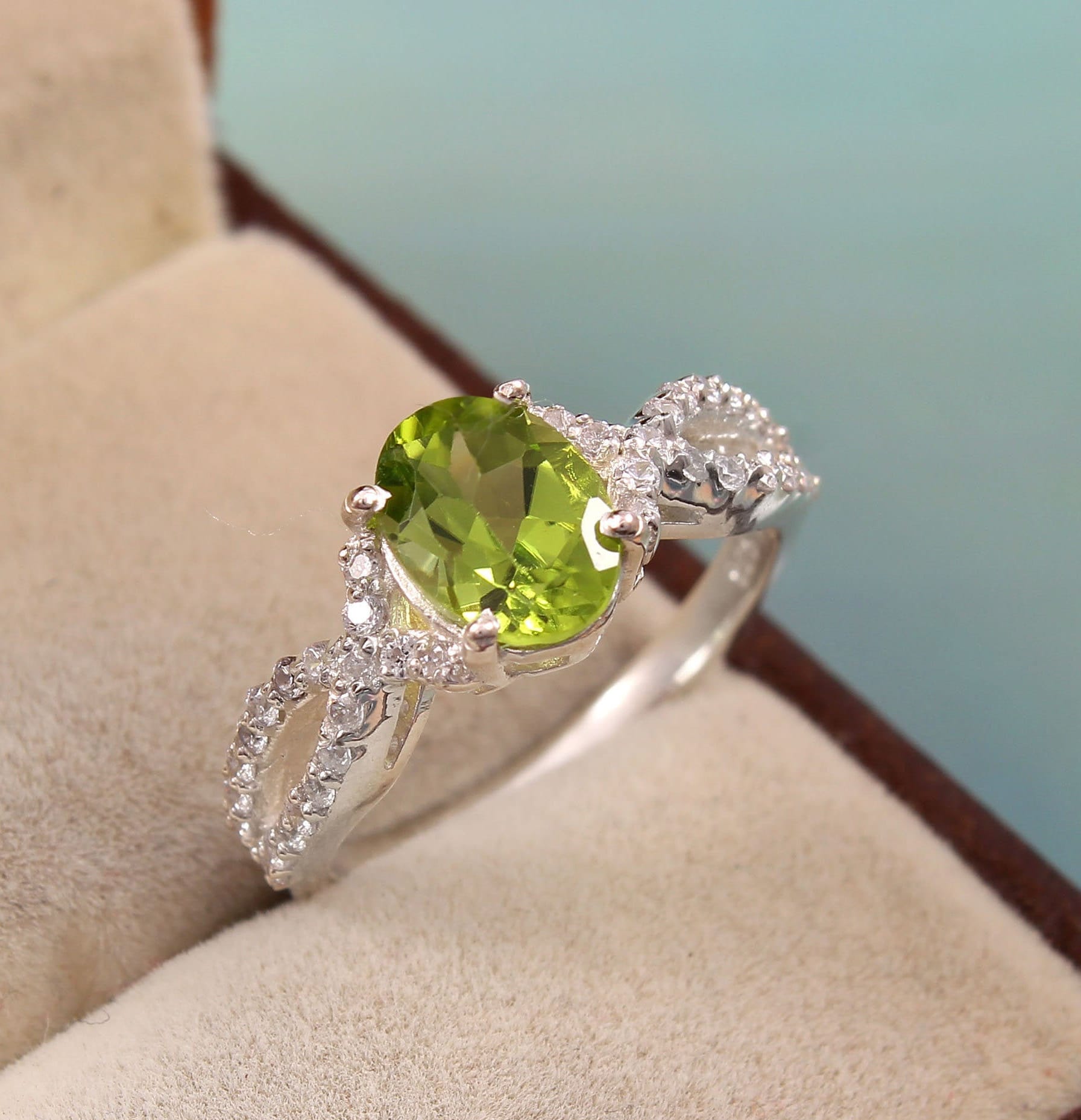 Peridot-Ring, Natürliche Peridot Ring, Ehering, Grüner Stein, Oval Geschnitten Stein August Birthstone, Verlobungsring Geschenk Ihre Vintage Ring von SykGems