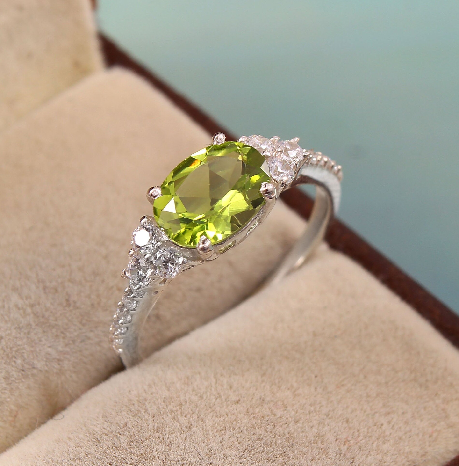 Peridot-Ring, Natürliche Peridot Ring, Ehering, Grüner Stein, Oval Geschnitten Stein Ring August Birthstone Verlobungsring Geschenk Ihre Aussage von SykGems