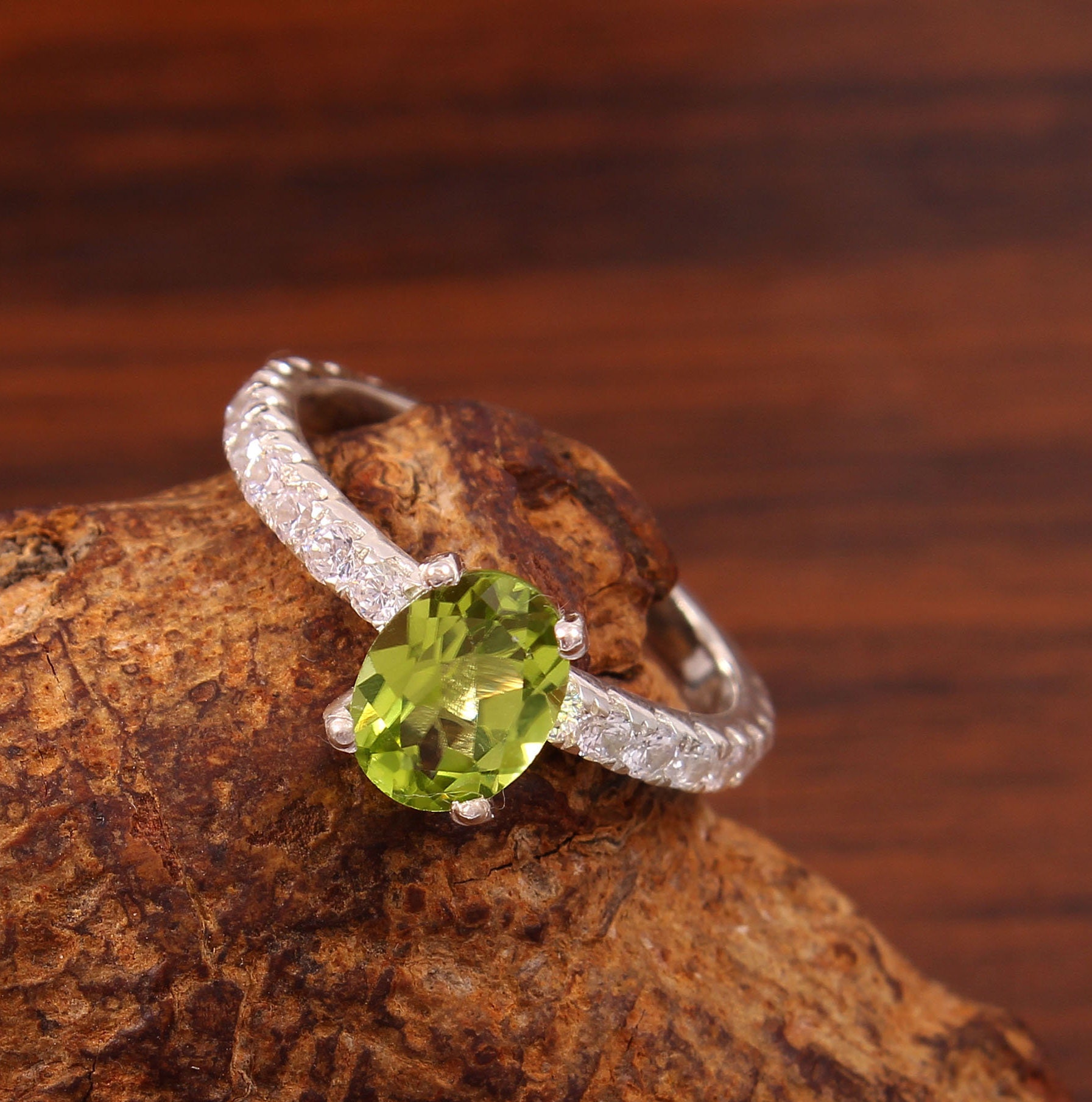 Peridot-Ring, Natürliche Peridot Ring, Ehering, Grüner Stein Oval Geschnitten Ring August Birthstone, Verlobungsring Geschenk Ihre Aussage von SykGems