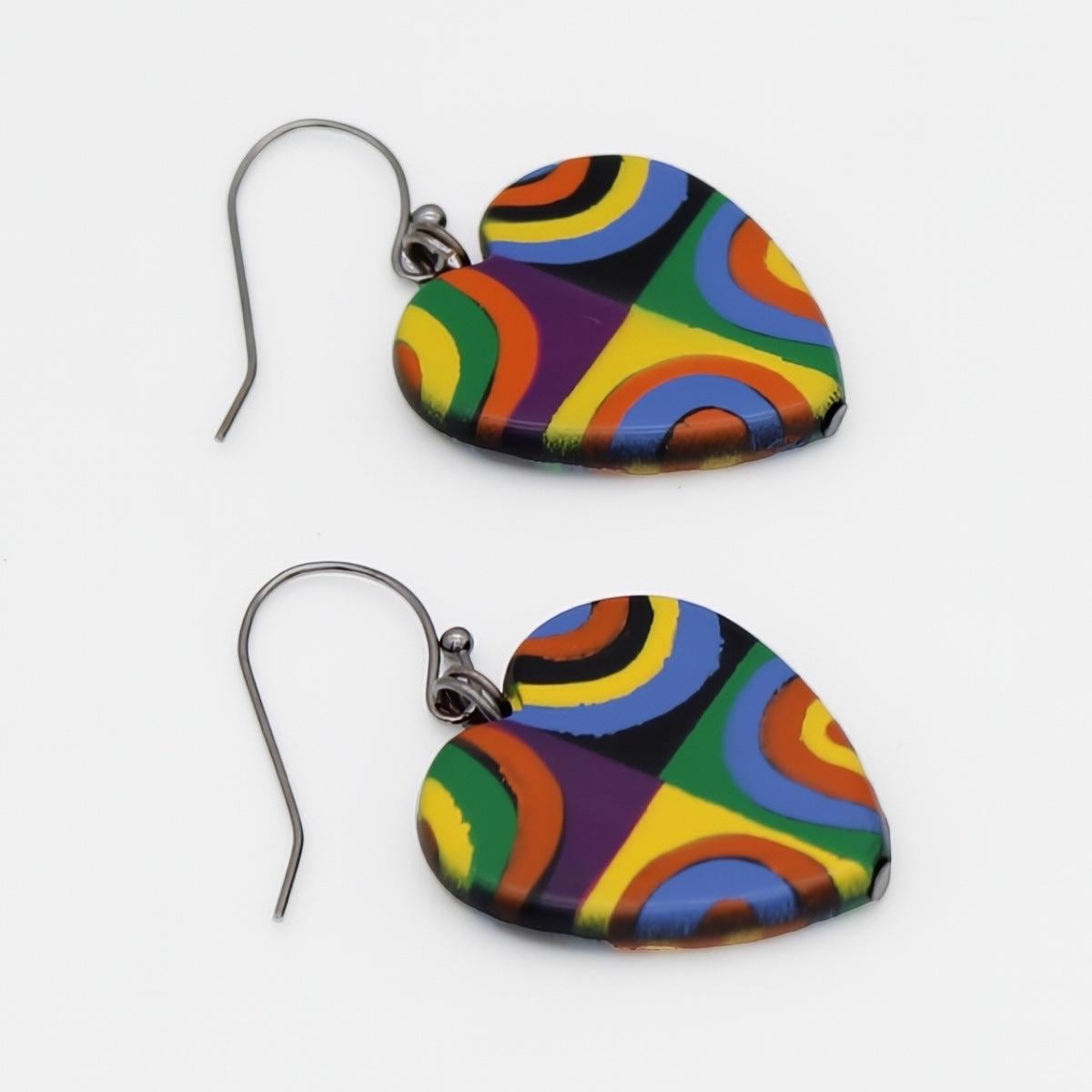 Handbemalte Herzohrringe Bunte Harzohrringe von SylcaDesigns
