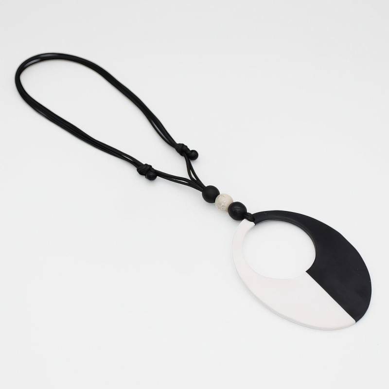 Schwarz & Weiß Harz Anhänger Verstellbare Statement Halskette von SylcaDesigns