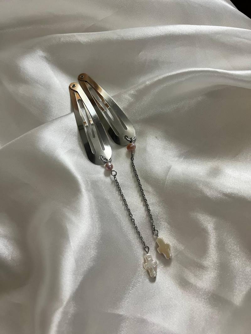 Preacher's Daughter Hairclips von SylphieShop