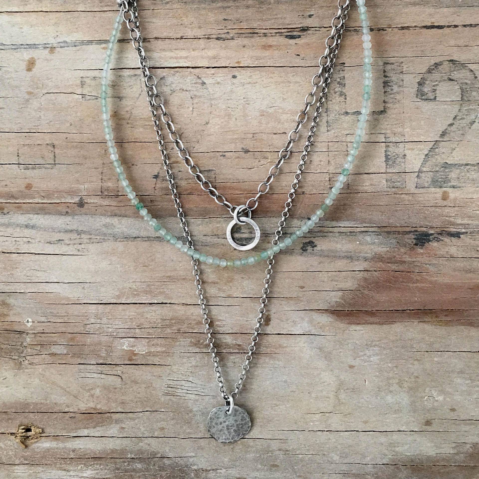 Grün Amethyst Sterling Silber Layered Halskette Boho Charm Schmuck von SylviaArtGallery