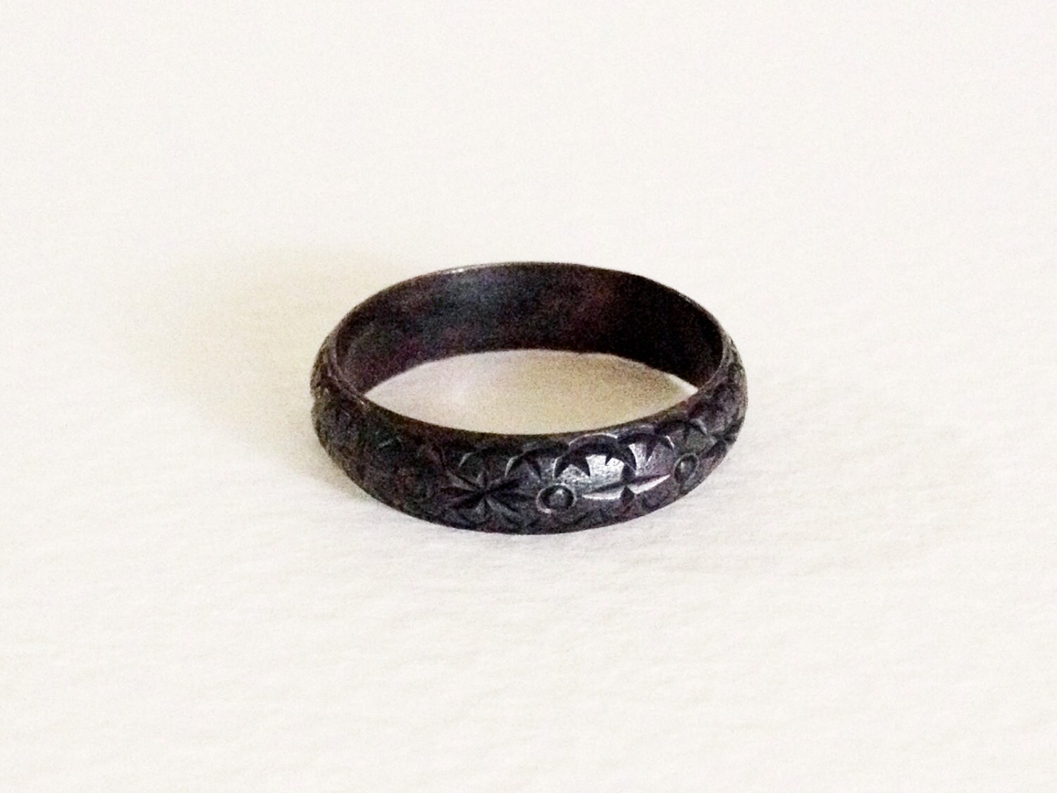 Anfang Des 20.jh. Hell Geschnittene Gravierte Silber-Band Anfang Des 20.jh. Hell Geschnittene Gravierte Silber-Band von SymbolandMagic